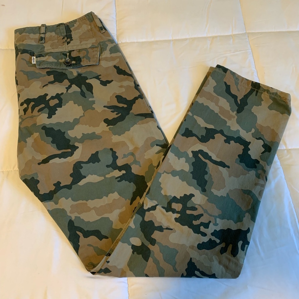 Levi’s Camo/Camouflage Chino Pants